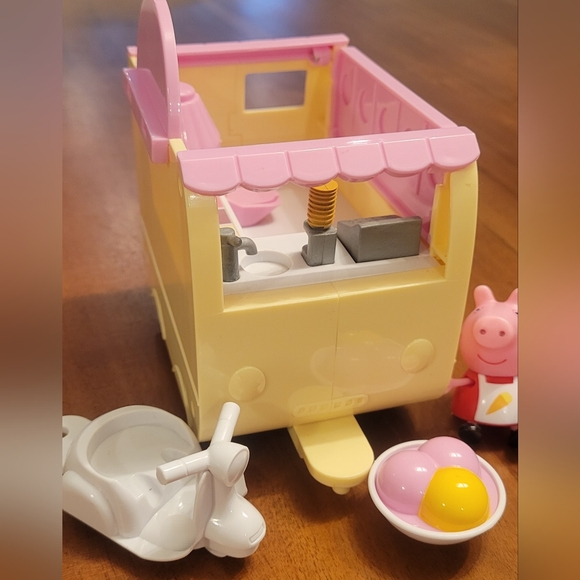 Peppa Pig Ice Cream Van Caravan with Figure - Picture 8 of 10